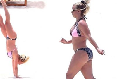 Zor günler geçiren ünlü şarkıcı parende şov yaptı