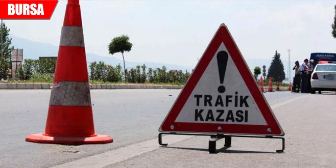 Otomobil ile kamyon çarpıştı: Yaralılar var…