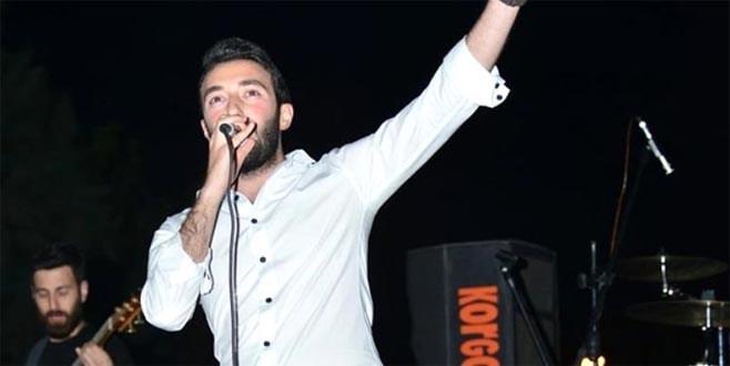 Ünlü şarkıcı haberi duyurdu! 20 bin kişi aynı anda bağırmaya başladı