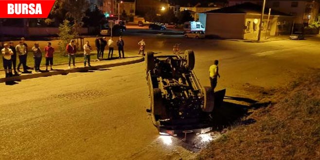 Devrilen araçtan uyuşturucu çıktı Devrilen araçtan uyuşturucu çıktı