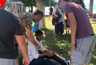 Fenalaşan simitçinin yardımına koştular