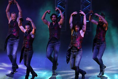 Topuk sesleri açıkhavayı inletti