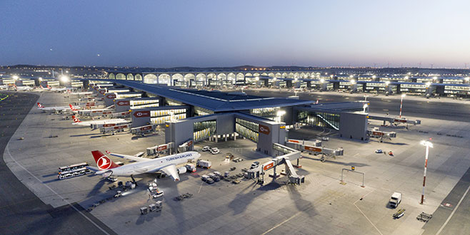 Hava yoluyla 6 ayda 95 milyon yolcu