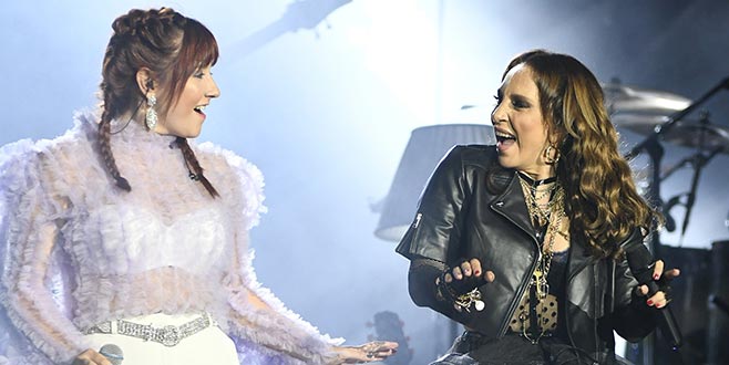 Best of Sertab geliyor