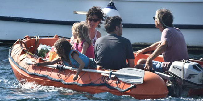 Ünlü oyuncu 13 yıldır teknede yaşıyor Ünlü oyuncu 13 yıldır teknede yaşıyor