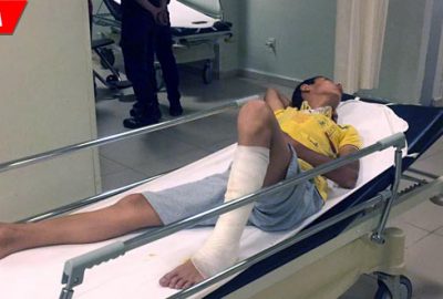 Akıl almaz olay! Yanan tineri çocuğun üzerine attılar