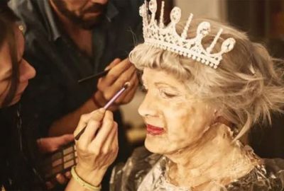 Ozan Doğulu Kraliçe Elizabeth oldu!