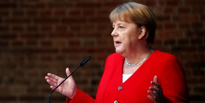 Hitler’e suikast girişimi düzenleyenleri andı