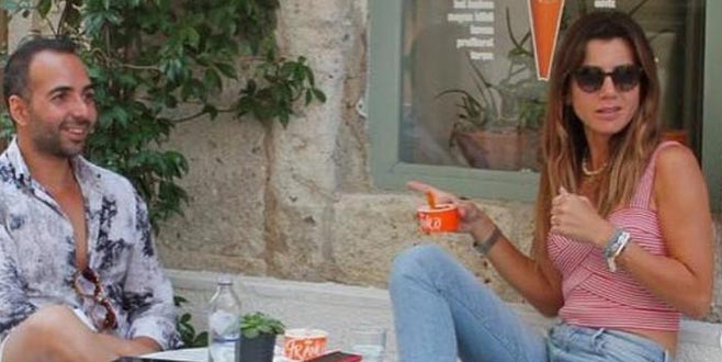 Gizemli arkadaşıyla tatilde