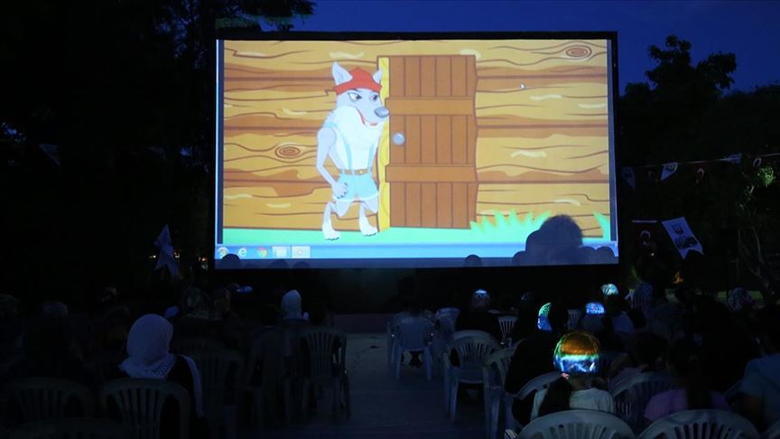 Sıcak havalarda ‘nostaljik’ sinemayla stres atıyorlar Sıcak havalarda ‘nostaljik’ sinemayla stres atıyorlar