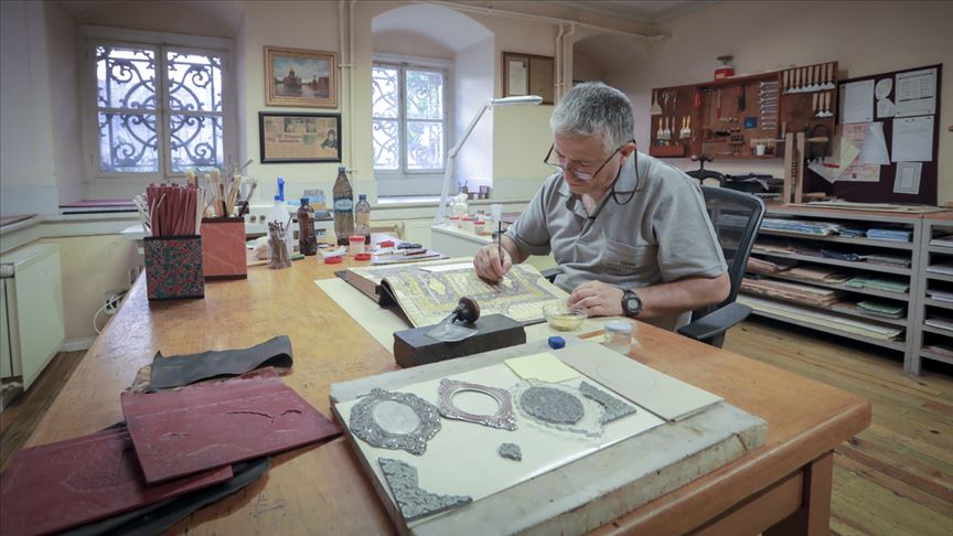 455 yıllık Kur’an-ı Kerim restore ediliyor 455 yıllık Kur’an-ı Kerim restore ediliyor