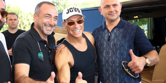 Jean Claude Van Damme’ın Türkiye gelir gelmez ilk isteği şaşırttı Jean Claude Van Damme’ın Türkiye gelir gelmez ilk isteği şaşırttı