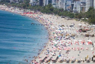 ‘Türkiye turizmde tarihi rekora koşuyor’