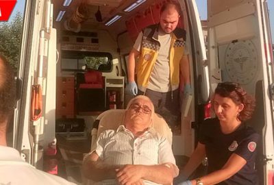 Seyir halindeki araçtan kendini attı