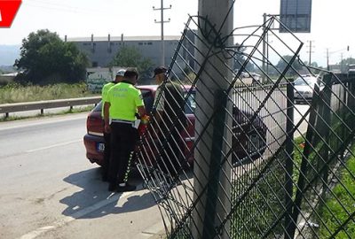 Frenleri tutmayınca karşı şeride geçti