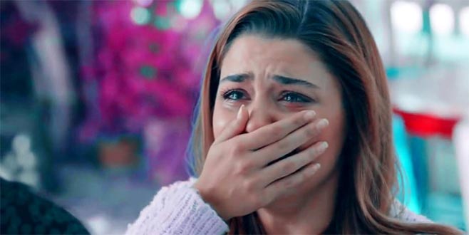 Hande Erçel, annesiyle ilgili duygusal mesajıyla yürek sızlattı!