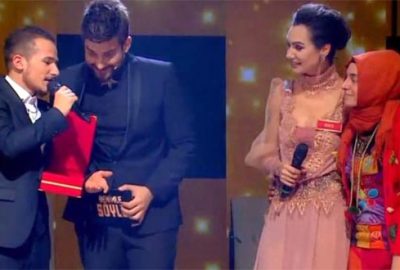 Benimle Söyle’nin şampiyonu, ödül alınca söylediğiyle kahkahaya boğdu