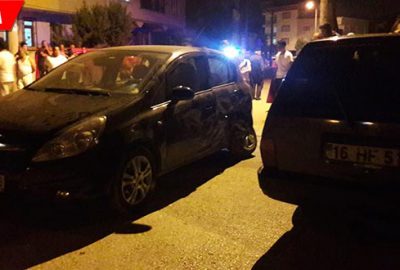 2 kişinin yaralandığı kaza mahalleliyi sokağa döktü