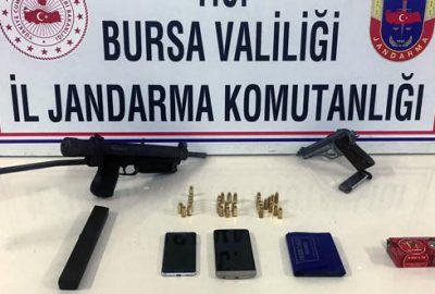 Silah kaçakçıları jandarmadan kaçamadı