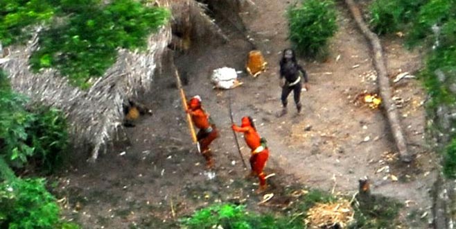 Yaklaşanı öldürüyorlar! İşte dünyanın en izole kabilesi