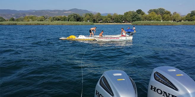 İznik Gölü’nde mahsur kalan 5 kişi kurtarıldı İznik Gölü’nde mahsur kalan 5 kişi kurtarıldı