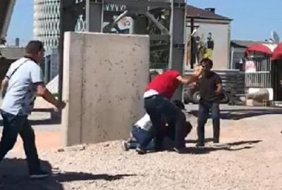 Minibüsçüler çekiç ve taşlarla birbirine girdi