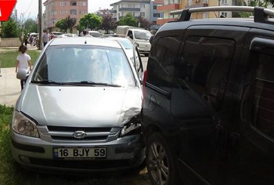 Park halindeki 2 araca çarparak durabildi