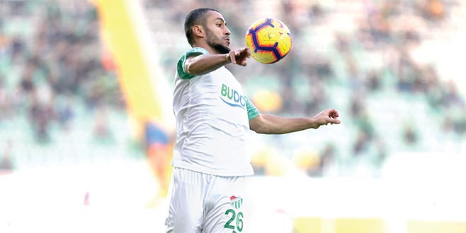 İhtarı çekti sessizce gitti