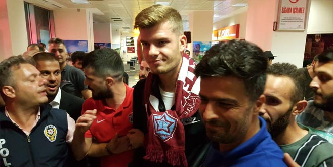 Sörloth’un oğlunu Trabzonspor aldı
