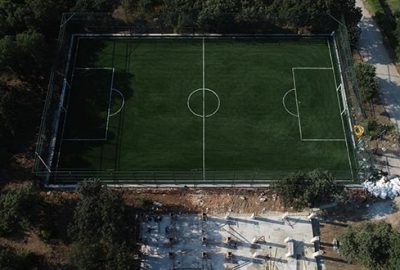 Orhaneli’ye modern halı saha