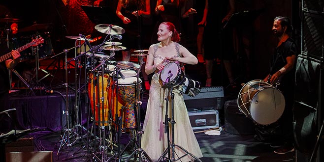 Candan’dan darbuka şov