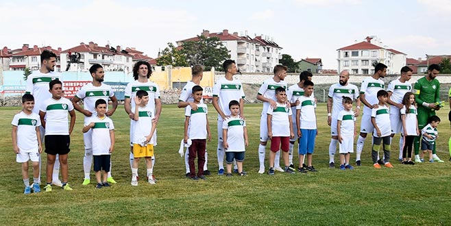 Çocuklar sahne aldı