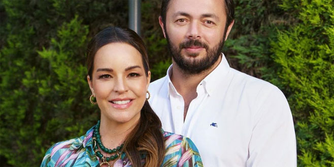 Ünlü şarkıcı anne oldu