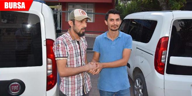 Yolda bulduğu cüzdanı sahibine teslim etti