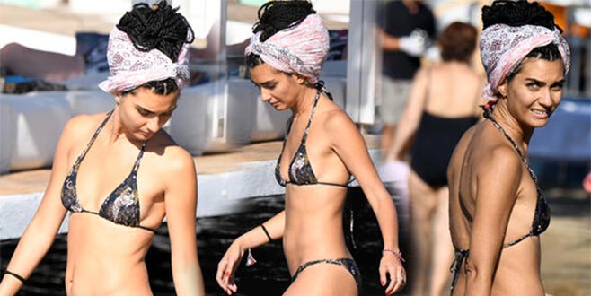 Tuba Büyüküstün sahile indi