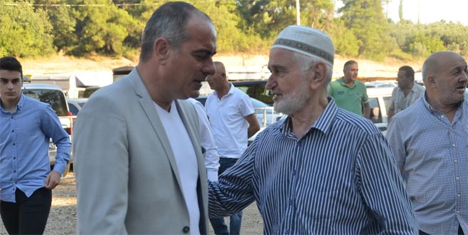 Gemlik Belediyesi tüm ekipleriyle bayram mesaisi yaptı