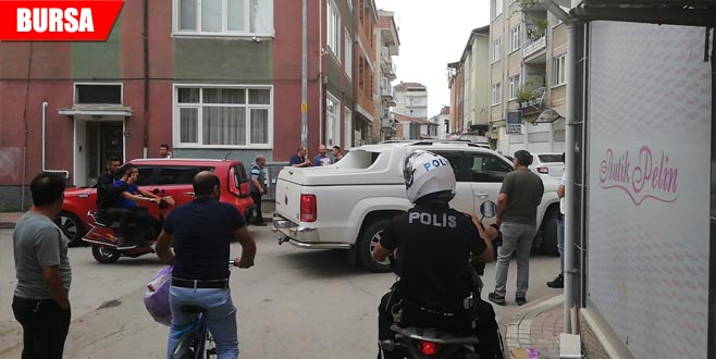 Silah sesinin ardından sokağa döküldüler