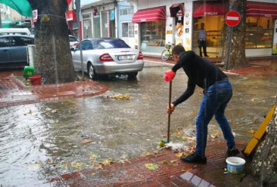 30 dakika yağmur yağdı, İznik göle döndü
