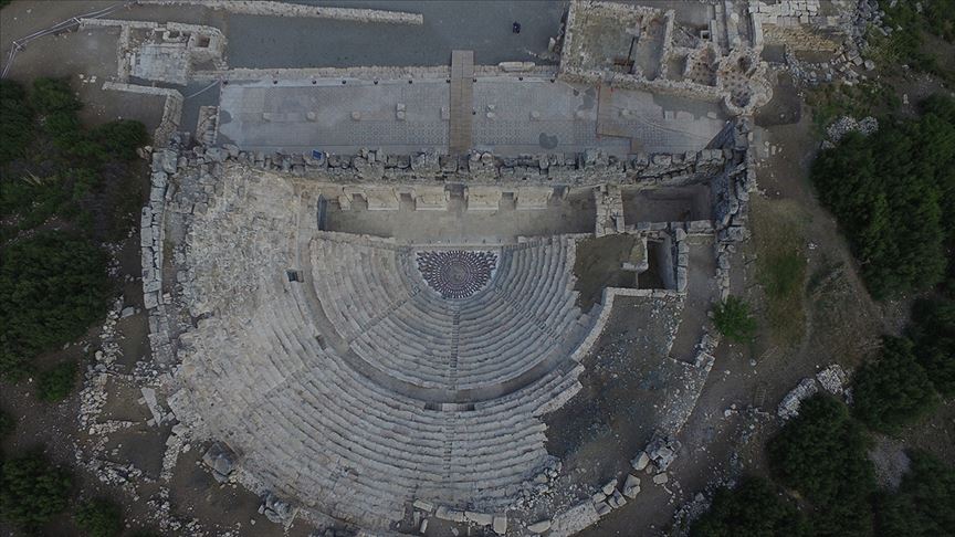 ‘Gladyatörler şehri’ titizlikle ayağa kaldırılıyor ‘Gladyatörler şehri’ titizlikle ayağa kaldırılıyor