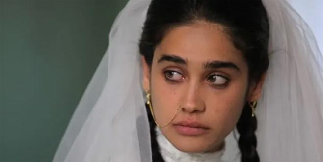 Oyunculuk teklifi almayınca ülkeden ayrıldı