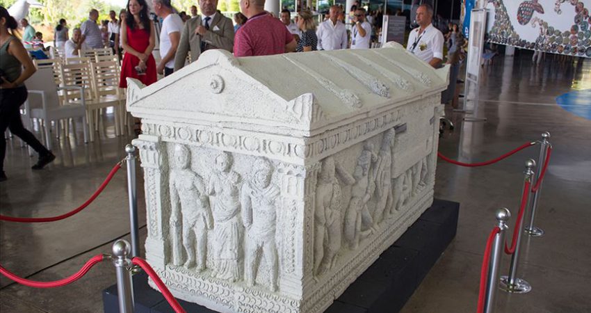 Herakles Lahdi’nin replikası Akvaryum’da sergileniyor Kültür ve Turizm Bakanlığının girişimleri sonucu 2 yıl önce İsviçre'den