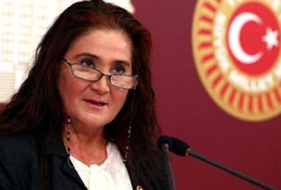 Sabahat Akkiraz duyurdu! Usta sanatçı hayatını kaybetti