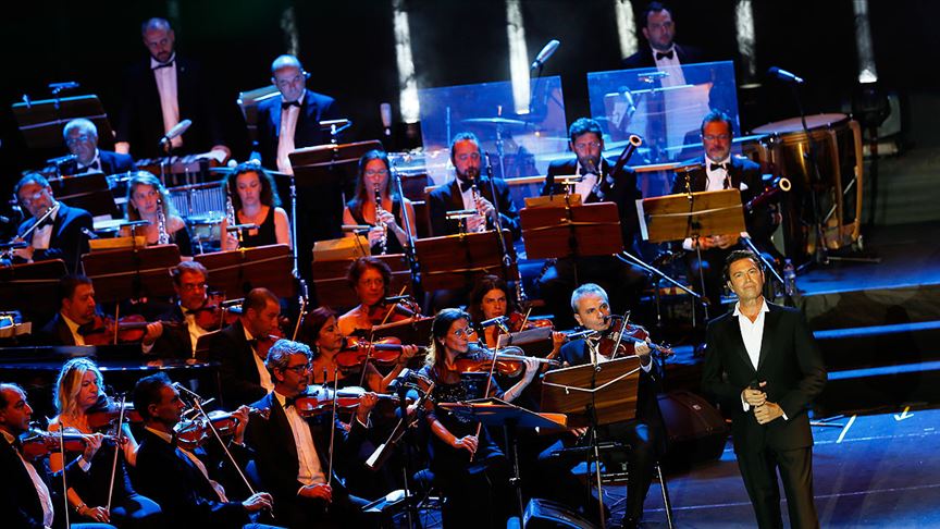 Efes Festivali Frangoulis konseri ile başladı Efes Festivali Frangoulis konseri ile başladı