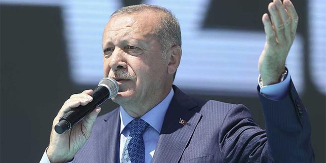 Cumhurbaşkanı Erdoğan: Bize kefen biçenlerin heveslerini kursaklarında bırakacağız Cumhurbaşkanı Erdoğan: Bize kefen biçenlerin heveslerini kursaklarında bırakacağız