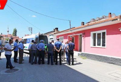 Evinde ölü bulundu