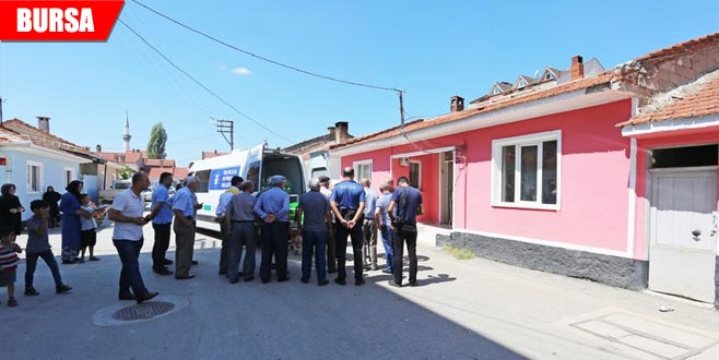 Evinde ölü bulundu Evinde ölü bulundu