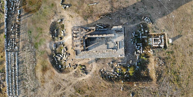 Aizanoi kazılarında anıt mezar bulundu Aizanoi kazılarında anıt mezar bulundu