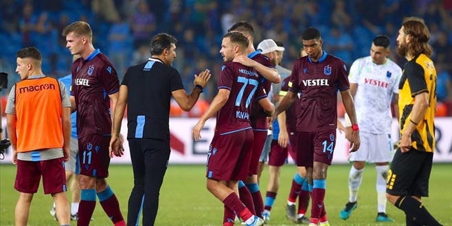Trabzonspor UEFA Avrupa Ligi’nde gruplara kaldı