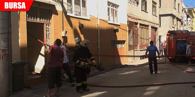 5 katlı binada yangın paniği