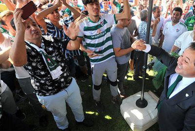 Başkan üçlü çektirdi